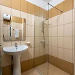 Meri's 25 * Sarandë