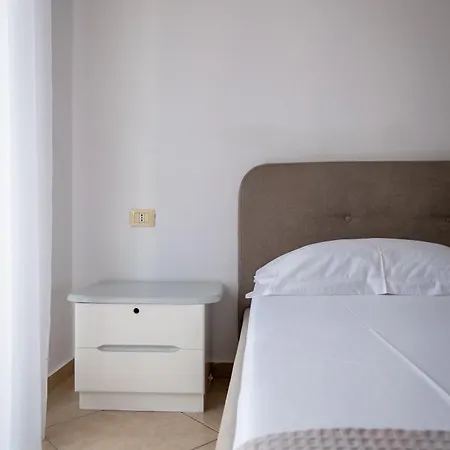 Meri's 25 Apartment *